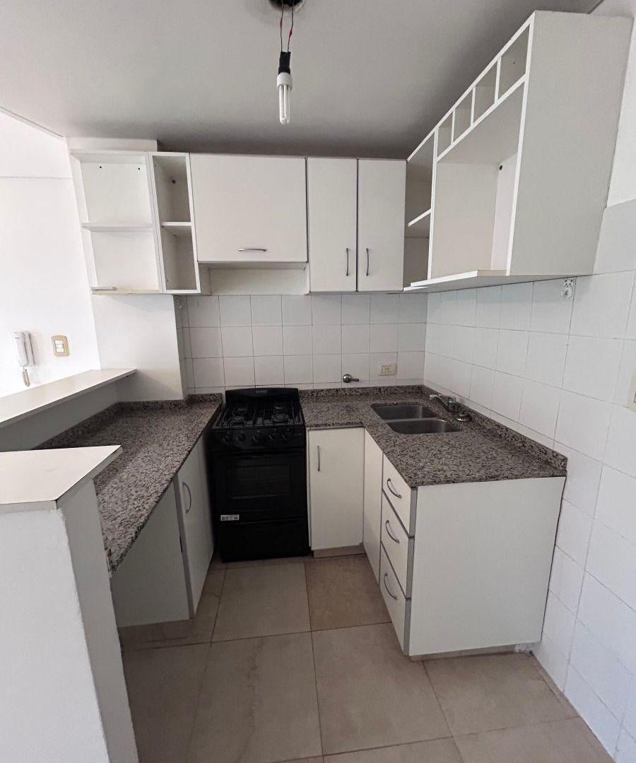 Foto de EN ALQUILER - SEMIPISO 2 AMBIENTES - EXCELENTE ESTADO - LANÚS CENTRO, imagen 5