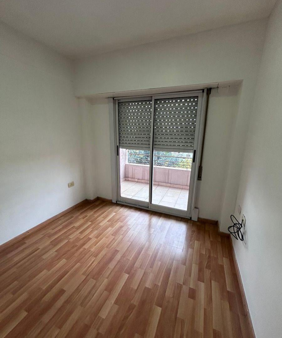 Foto de EN ALQUILER - SEMIPISO 2 AMBIENTES - EXCELENTE ESTADO - LANÚS CENTRO, imagen 2