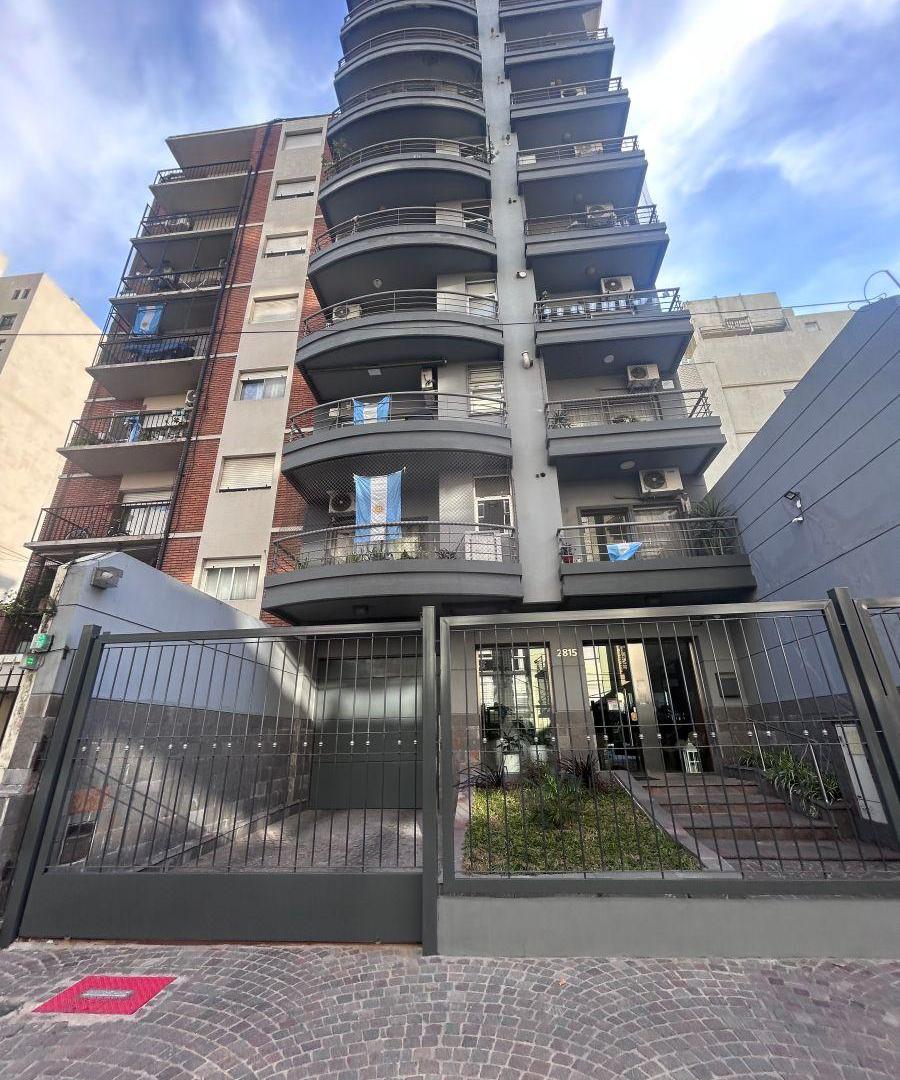 Foto de A LA VENTA - SEMIPISO 3 AMB CON COCHERA - LANUSITA, imagen 1
