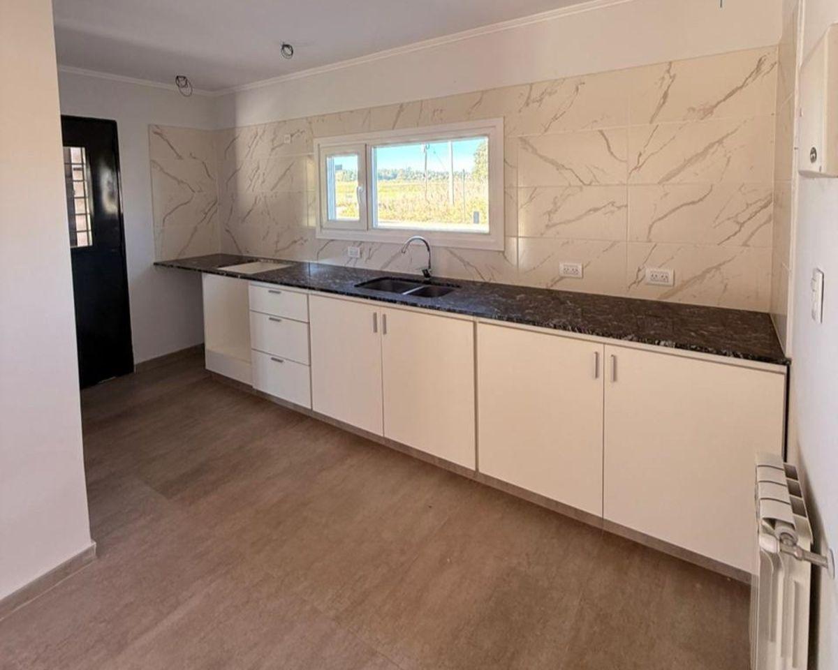 Foto de Casa a estrenar en Pedersen y La Merced, Tandil, imagen 3