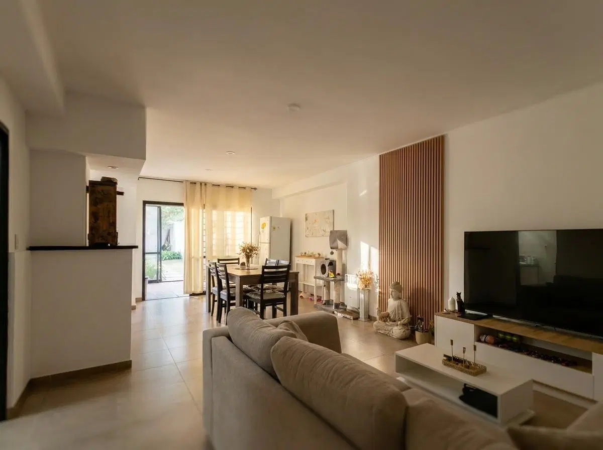 Casa en venta en City Bell: 10 y 474. Tiene 2 dormitorios y jardín. 3