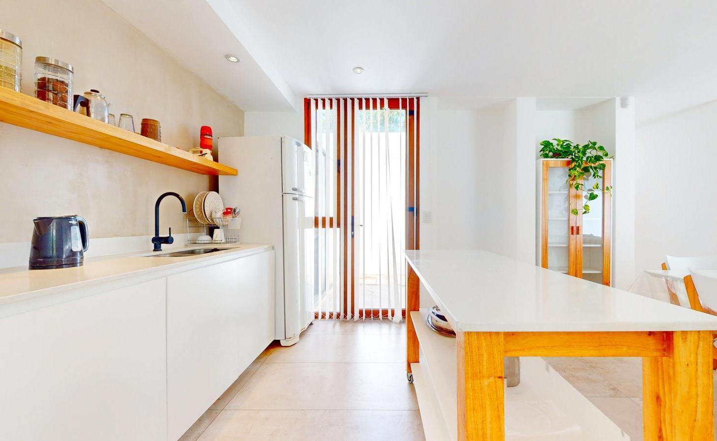 Foto de Casa en venta en 458 y 12-b. Tiene 119 m2 cub. sobre un lote de 9 x 46. IMPECABLE, imagen 5