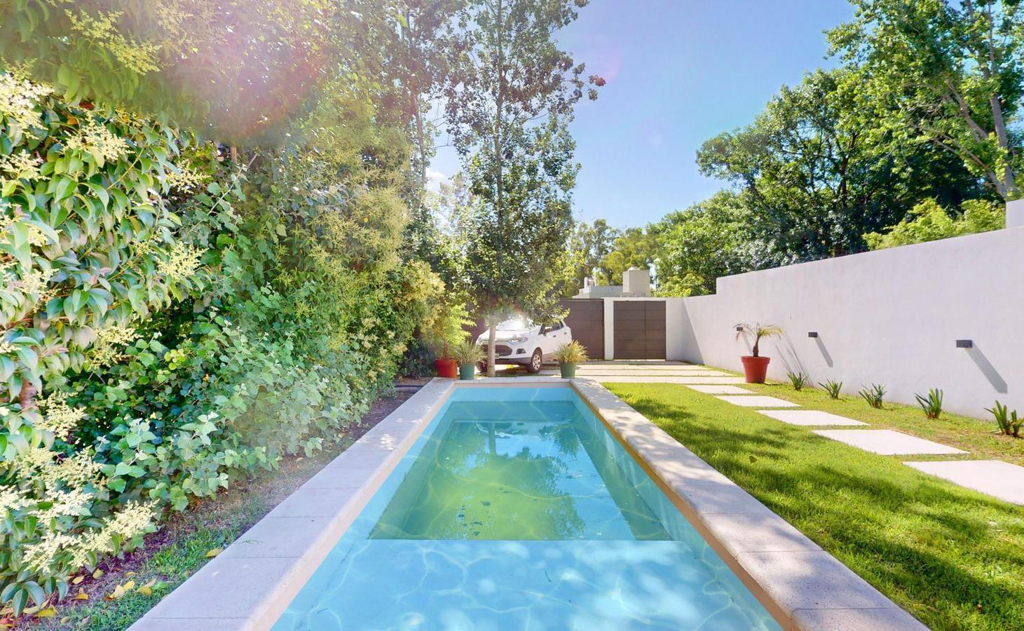Foto de Casa en venta en 458 y 12-b. Tiene 119 m2 cub. sobre un lote de 9 x 46. IMPECABLE, imagen 3