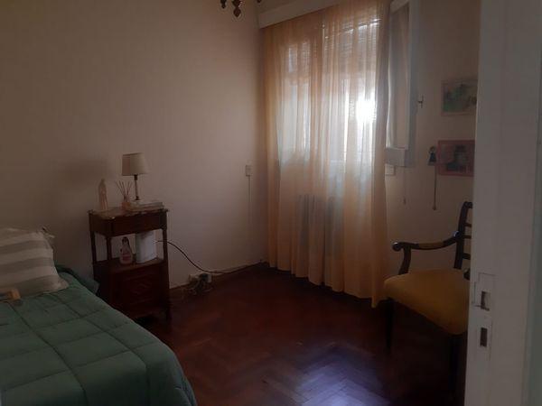 Foto de CHALET DE 4 AMBIENTES SOBRE LOTE PROPIO COCHERA, imagen 3