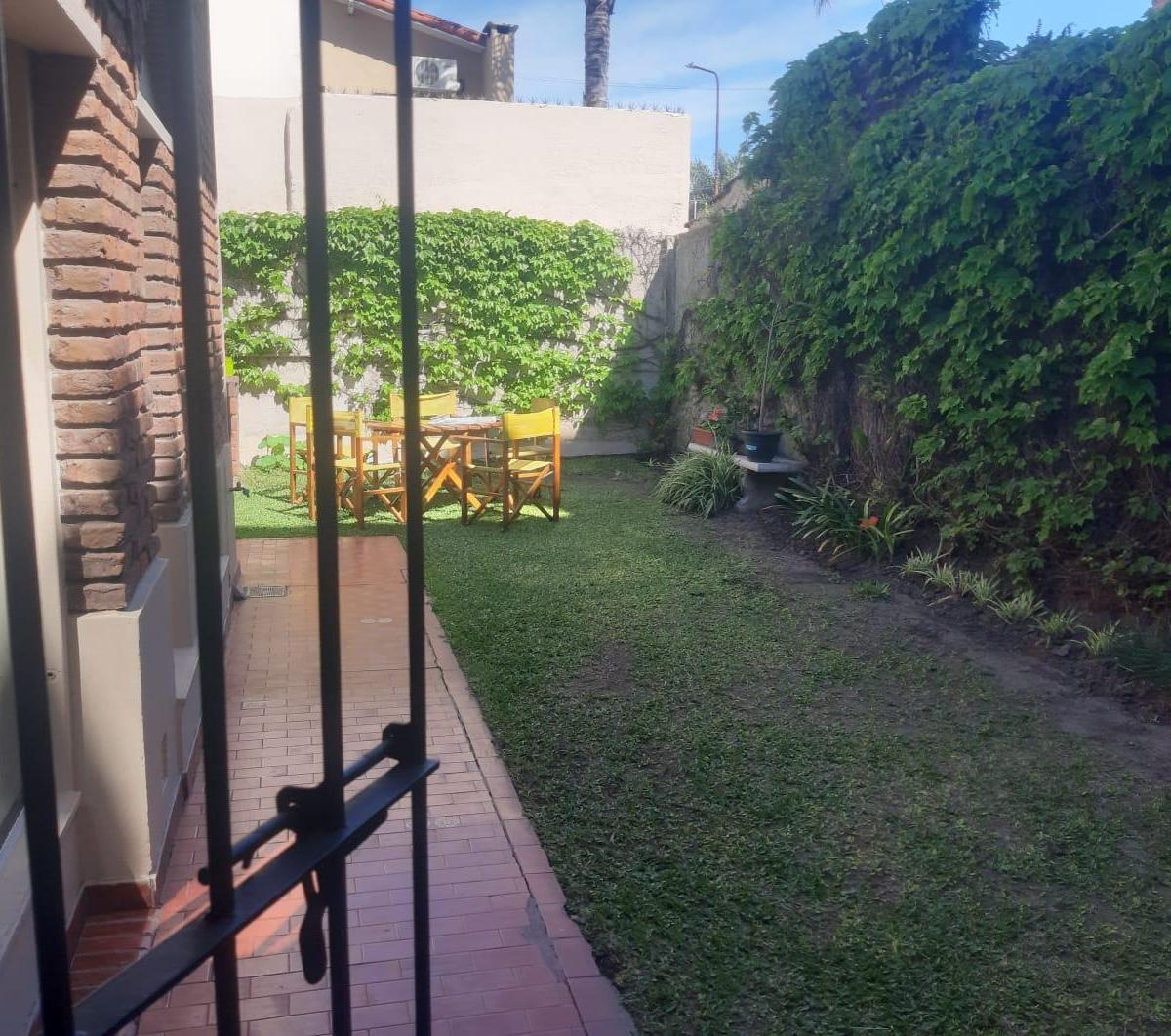 Foto de CHALET DE 4 AMBIENTES SOBRE LOTE PROPIO COCHERA, imagen 4