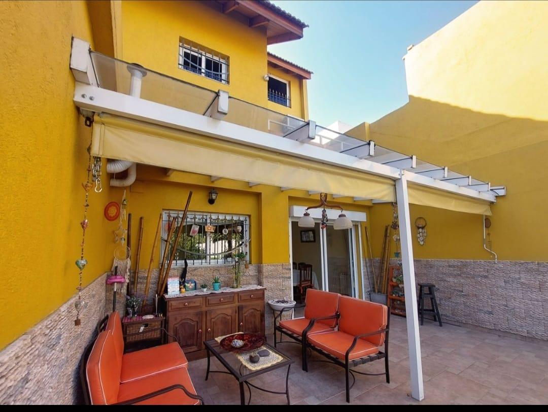 chalet 6 ambientes impecable con 3 cocheras y parque