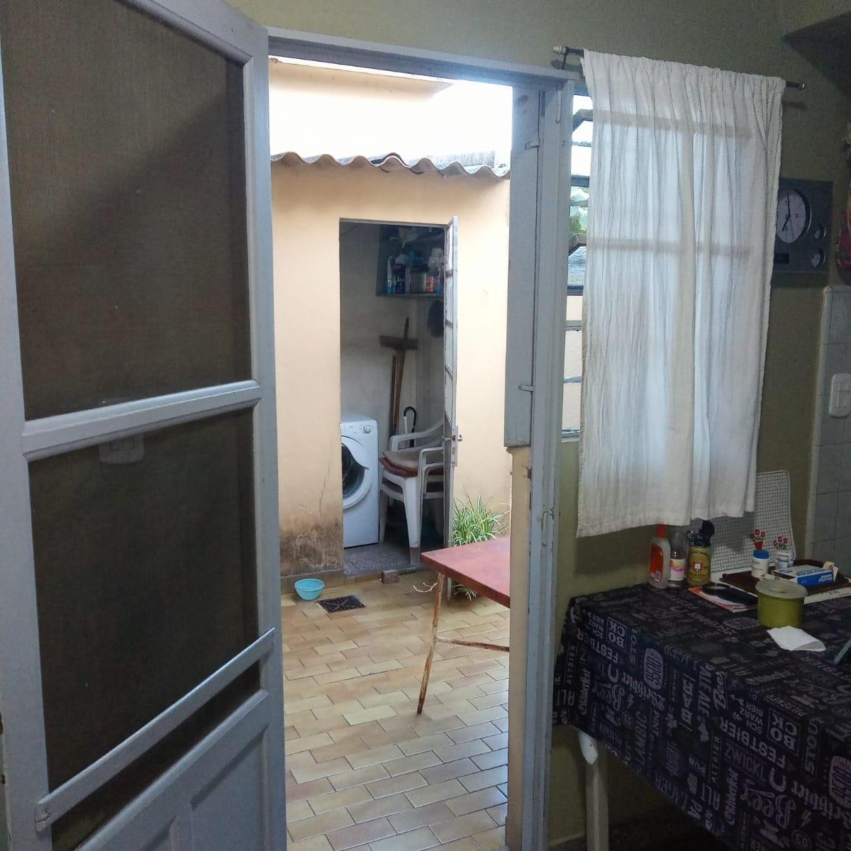 CASA 4 AMBIENTES CON COCHERA Y PATIO JARDIN EN LOTE PROPIO APTA CREDITO BANCARIO
