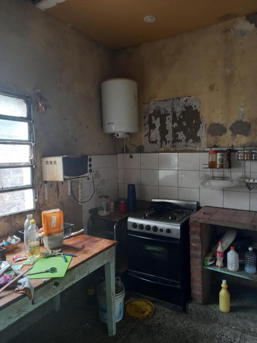Casa 3 ambientes en lote propio a reciclar, apto credito