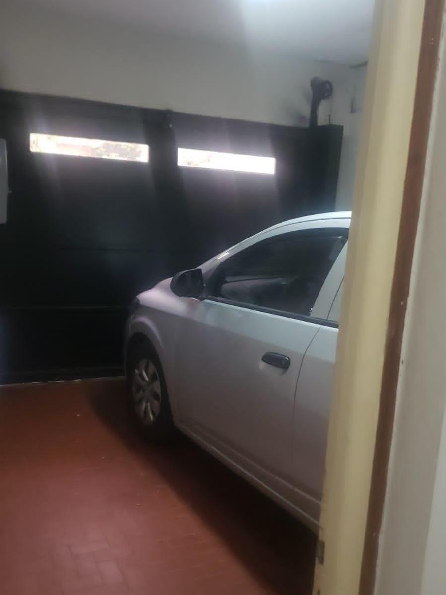 Foto de Casa 5 ambientes con cochera en V Sarmiento, imagen 4