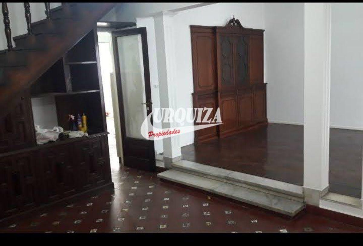 Foto de Chalet en venta c/ cochera en San Justo, imagen 1