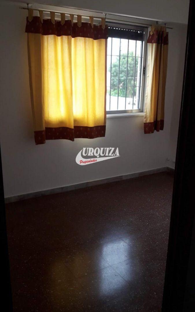 Foto de Chalet en venta c/ cochera en San Justo, imagen 5