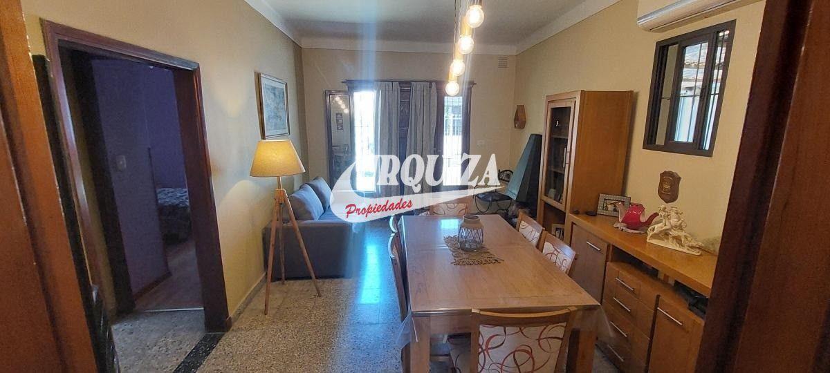 VENTA 2 CASAS SOBRE LOTE PROPIO CON COCHERA EN VILLA SARMIENTO