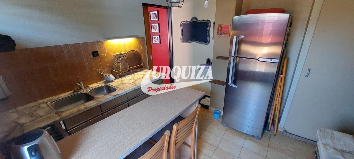 VENTA 2 CASAS SOBRE LOTE PROPIO CON COCHERA EN VILLA SARMIENTO