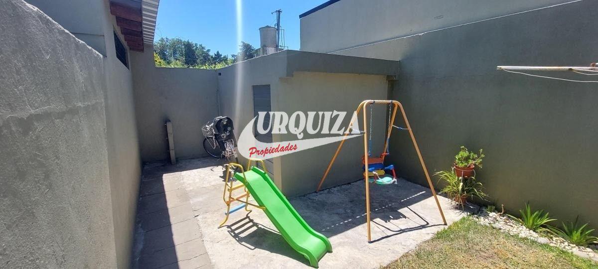 VENTA 2 CASAS SOBRE LOTE PROPIO CON COCHERA EN VILLA SARMIENTO