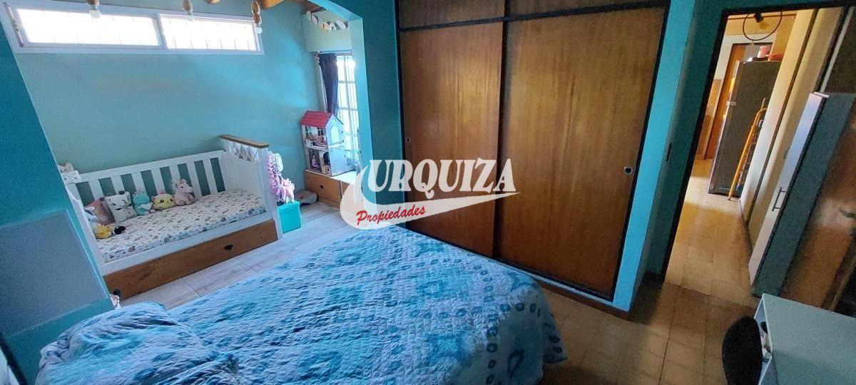VENTA 2 CASAS SOBRE LOTE PROPIO CON COCHERA EN VILLA SARMIENTO