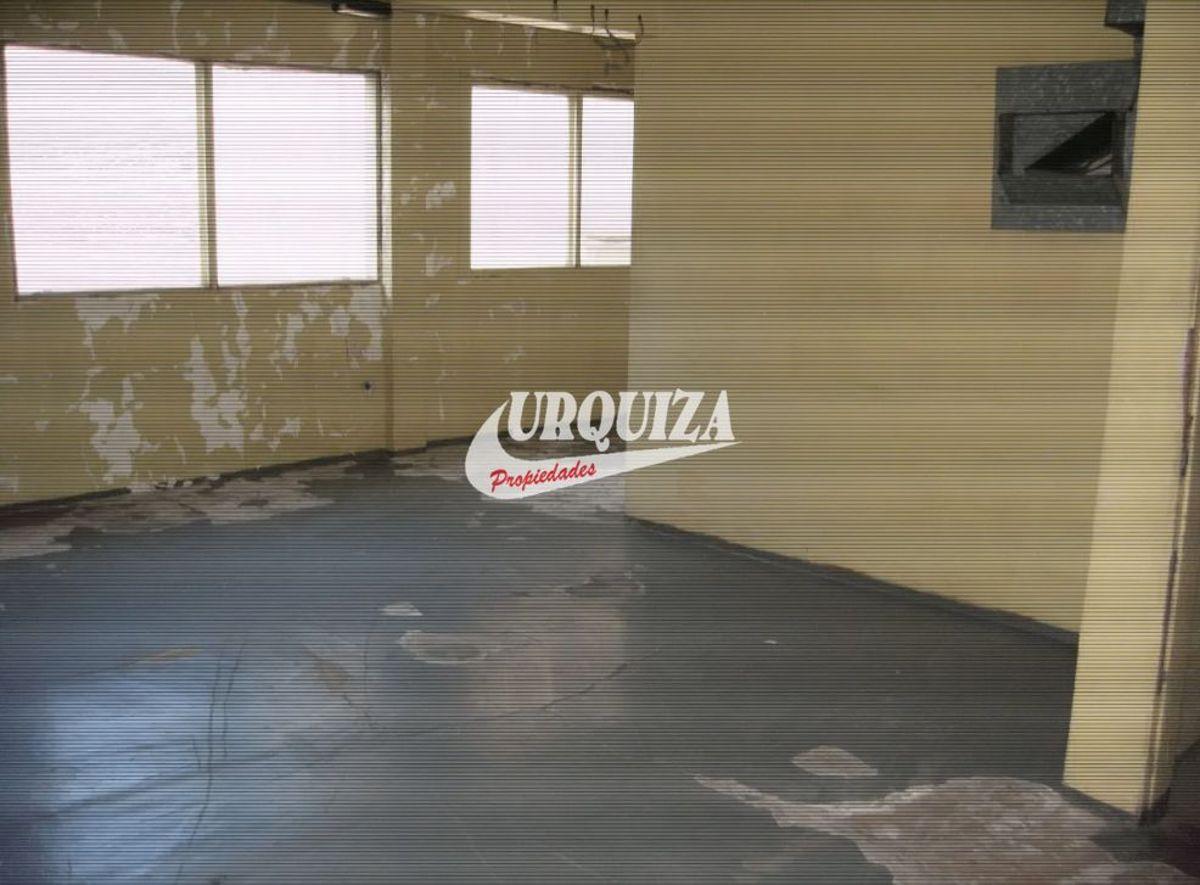 VENTA GALPON CON COCHERA, OFICINA Y TERRAZA EN LA TABLADA