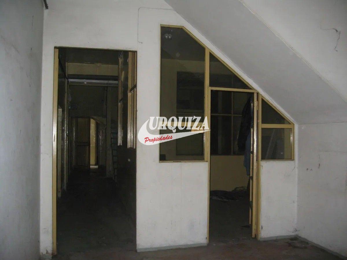VENTA GALPON CON COCHERA, OFICINA Y TERRAZA EN LA TABLADA