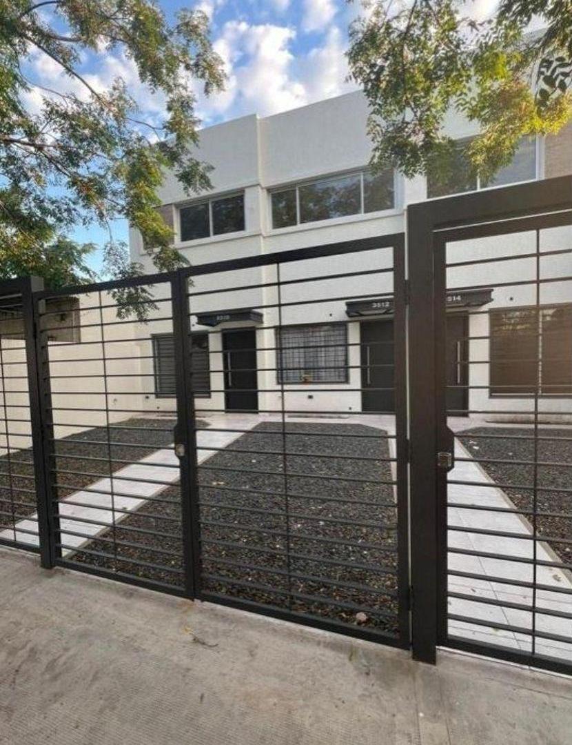 VENTA DUPLEX 3 AMB A ESTRENAR CON PATIO Y COCHERA EN CASTELAR