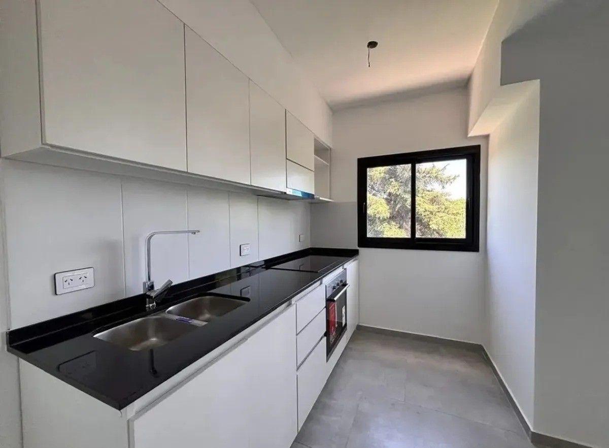 Foto de Departamento en venta c/ cochera en Ituzaingó Norte, imagen 2