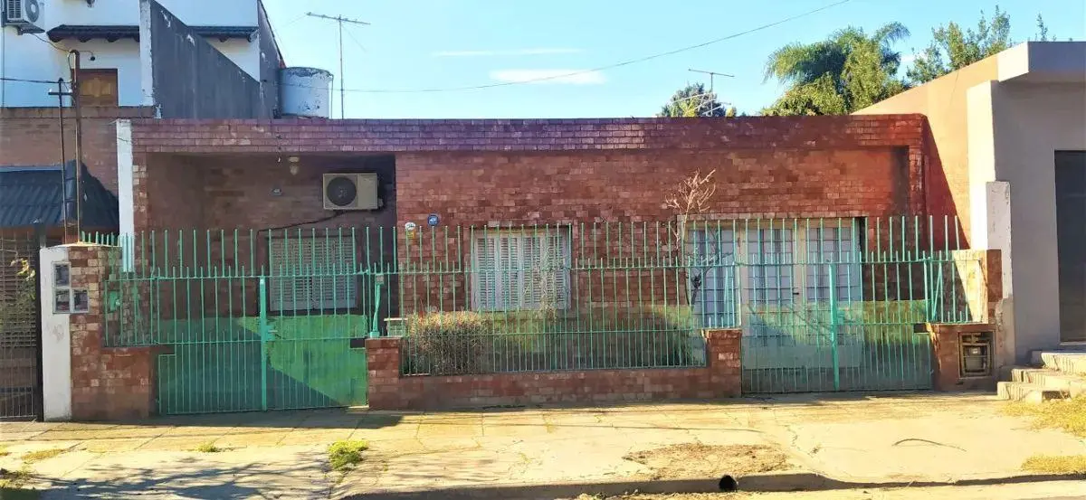 Casa en venta c/ cochera en Morón 2