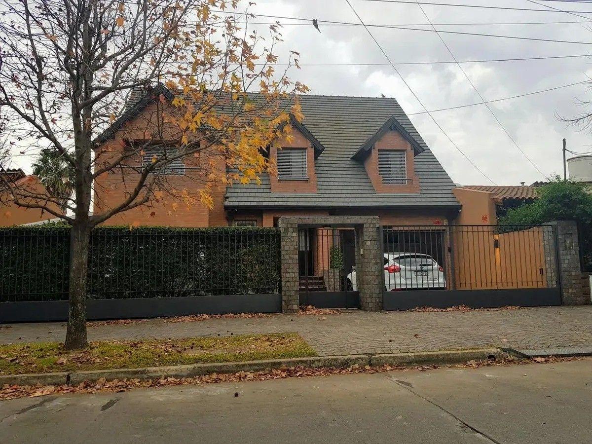 EXCELENTE CHALET EN ALQUILER CON 3 DORMITORIOS, PARQUE Y PILETA EN HAEDO