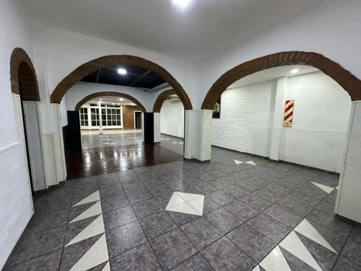 Local comercial en alquiler ubicado en Ramos Mejía 1