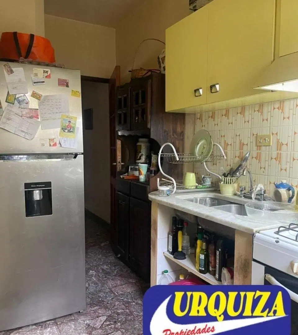 VENTA CASA 4 AMB CON PATIO Y JARDIN EN VILLA SARMIENTO 5