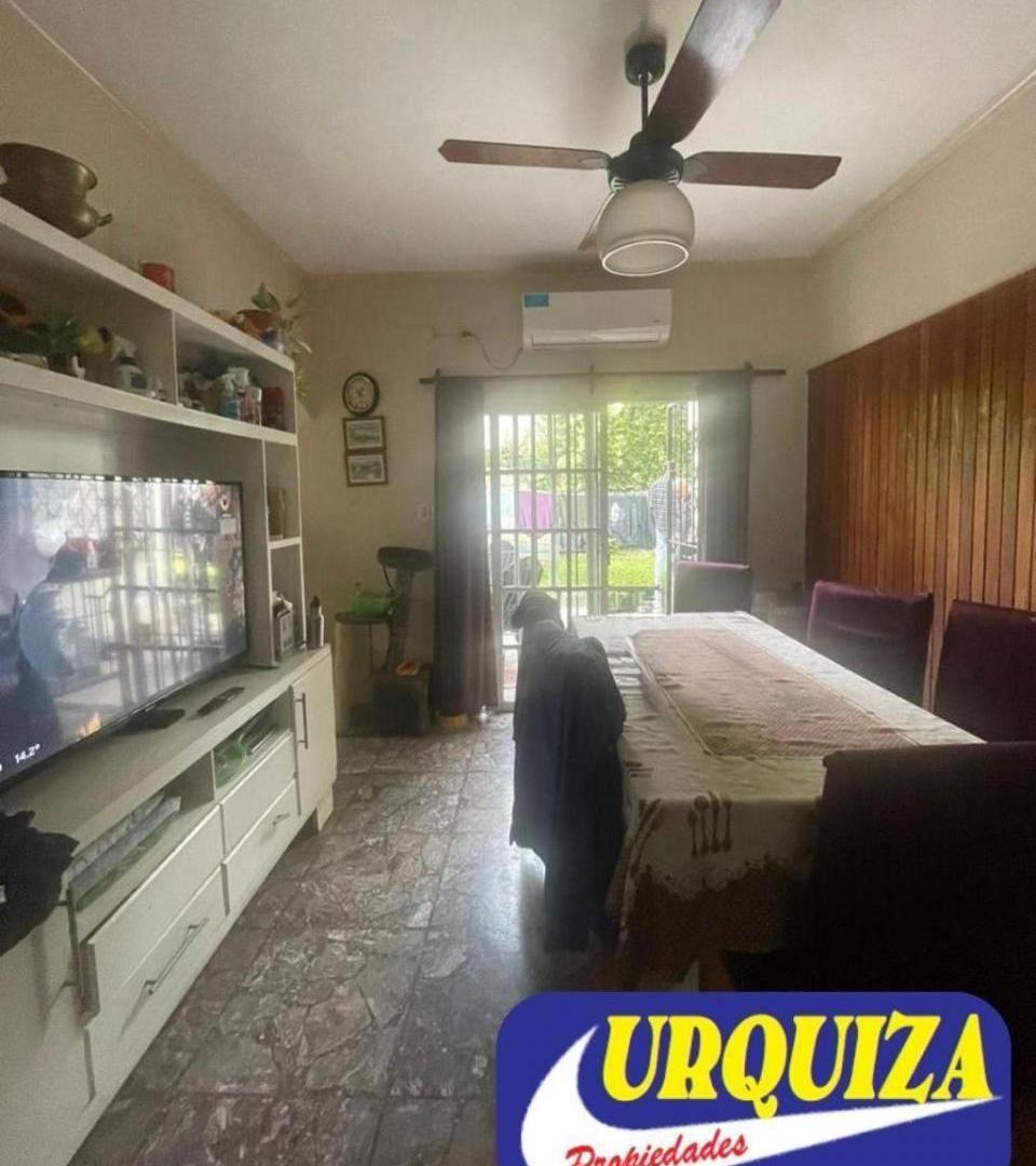 VENTA CASA 4 AMB CON PATIO Y JARDIN EN VILLA SARMIENTO