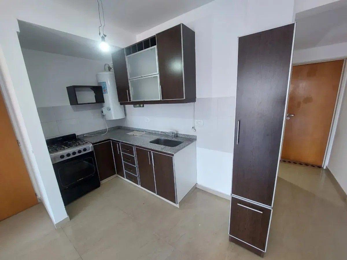 Foto de Departamento en alquiler c/ cochera en Villa Luzuriaga, imagen 5