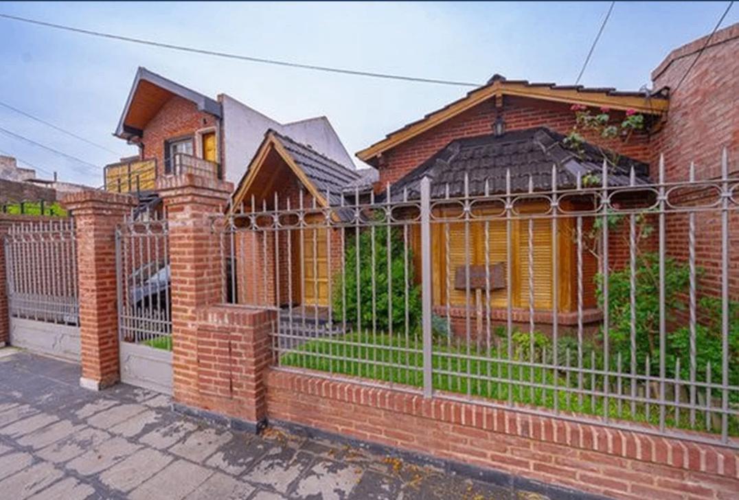 Casa en venta c/ cochera en Haedo