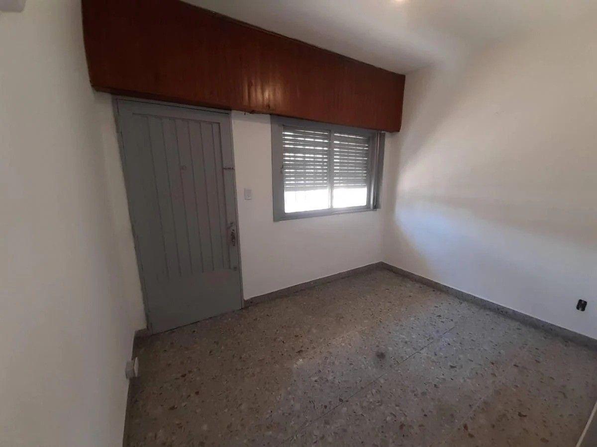 Foto de ALQUILER CASA 3 AMB EN VILLA LUZURIAGA, imagen 4