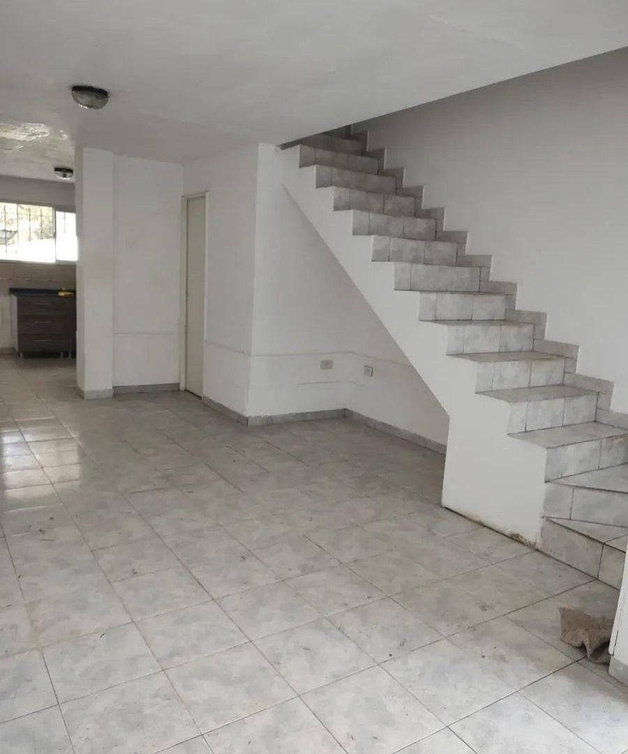 Foto de Dúplex en alquiler 3 ambientes c/ cochera en Ituzaingó, imagen 4