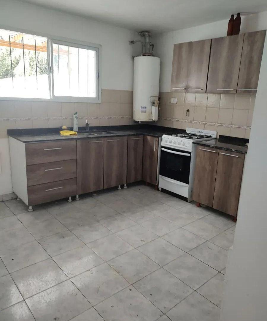 Foto de Dúplex en alquiler 3 ambientes c/ cochera en Ituzaingó, imagen 1