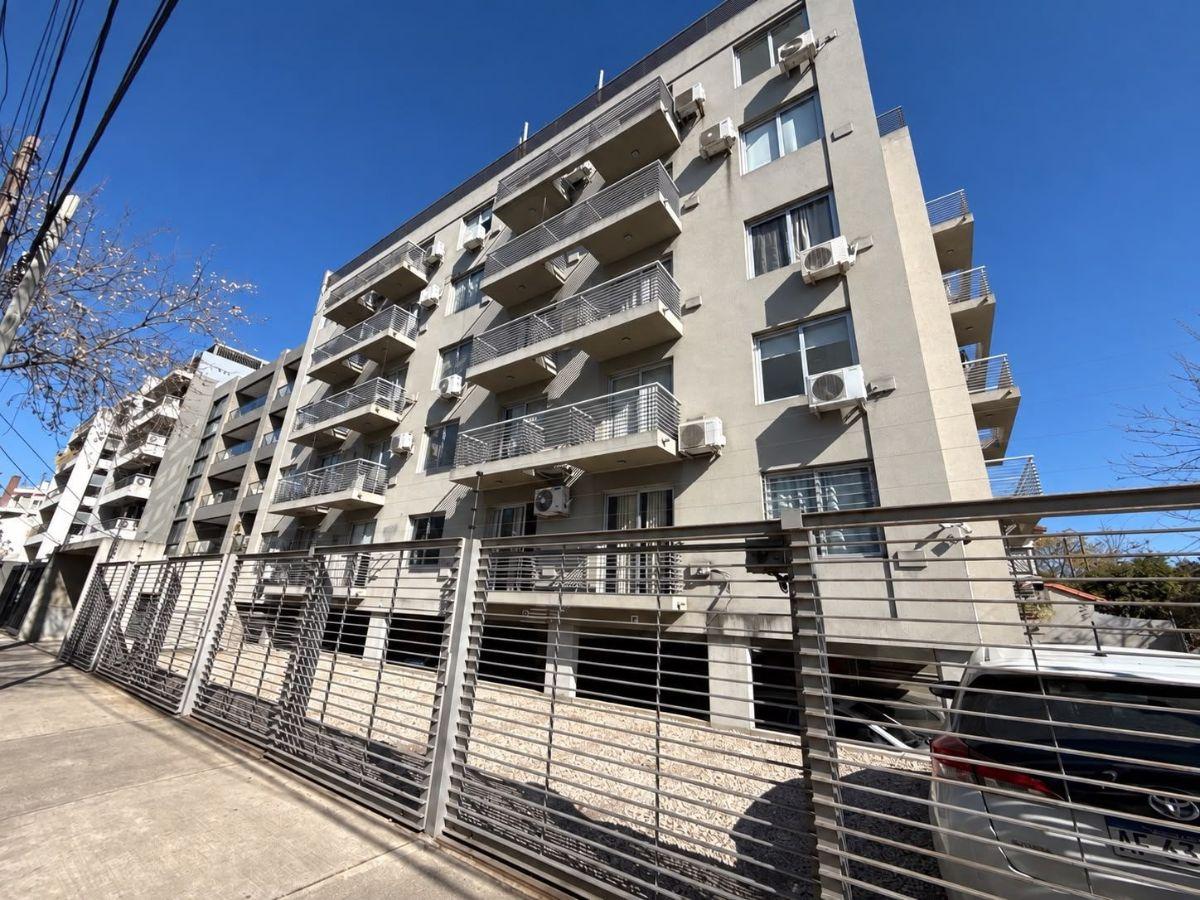 Foto de Departamento 2 amb en venta c/ cochera y tza en Castelar, imagen 1