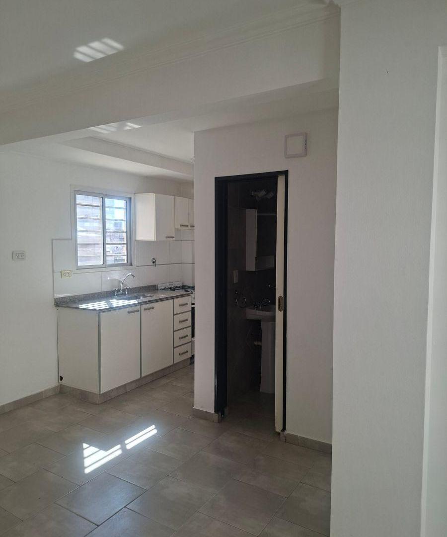 Foto de Departamento 2 ambientes en alquiler en Ramos Mejía, imagen 2