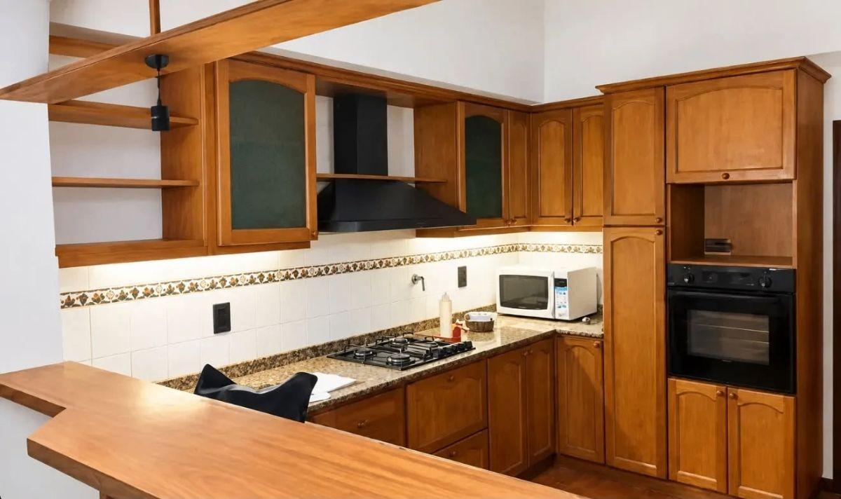 Foto de Hermoso Chalet en alquiler con 2 dormitorios, patio y cochera en, imagen 2
