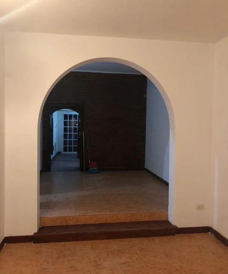 Foto de Hermoso Chalet en alquiler con 2 dormitorios, patio y cochera en, imagen 3