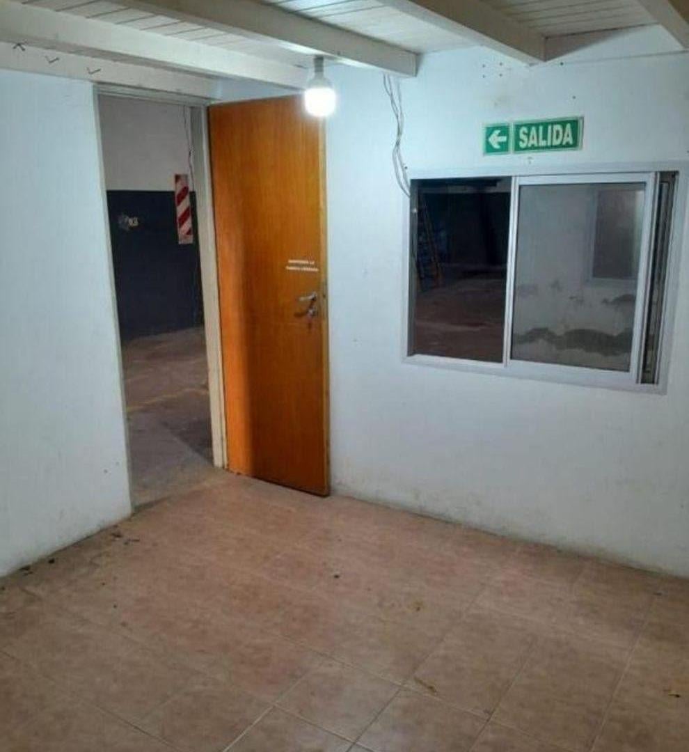 Foto de Galpón en alquiler de 150m2 ubicado en Ciudadela, imagen 3