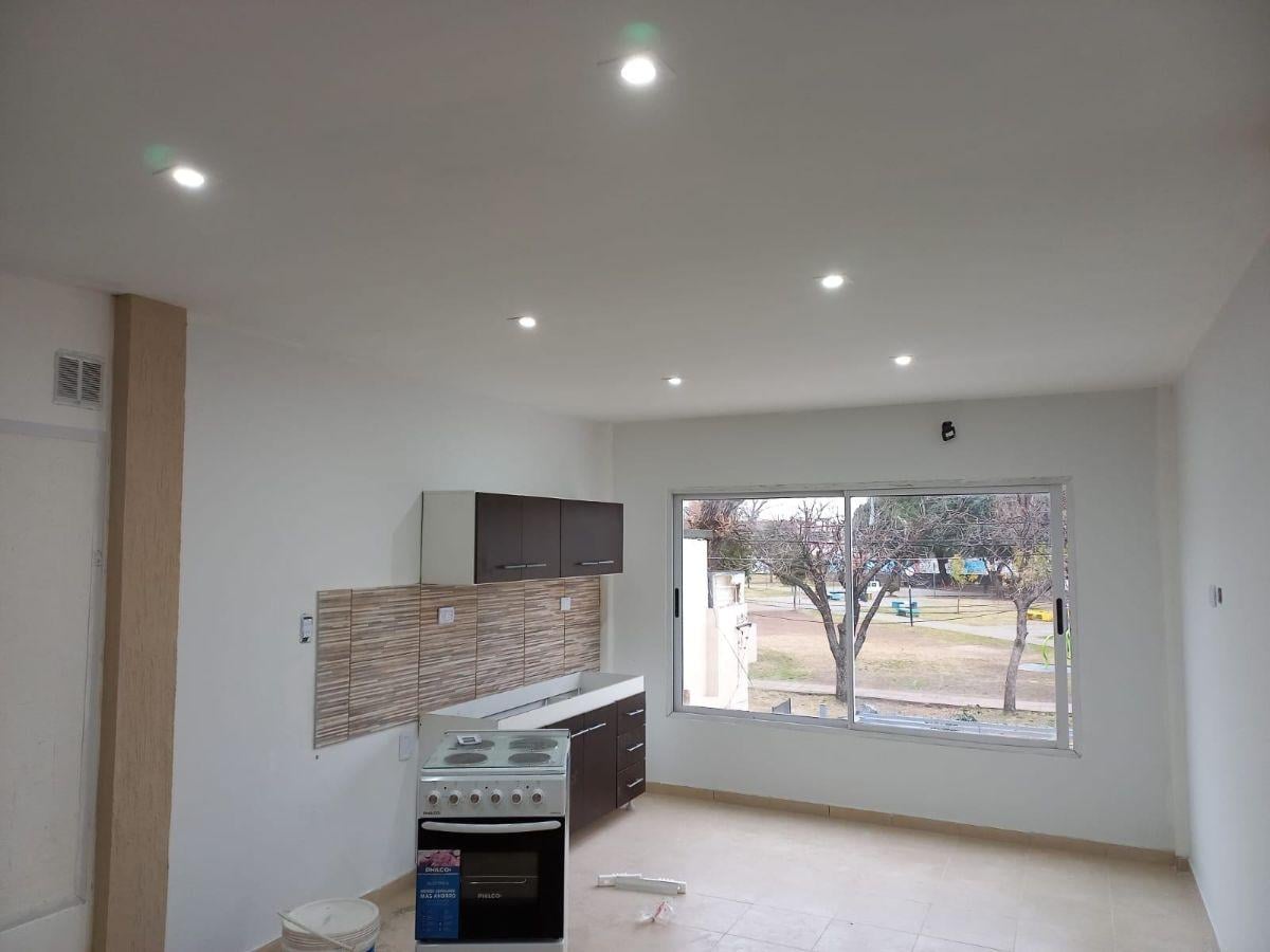 Foto de Hermoso dúplex 2 ambientes con pileta en alquiler en Castelar, imagen 1