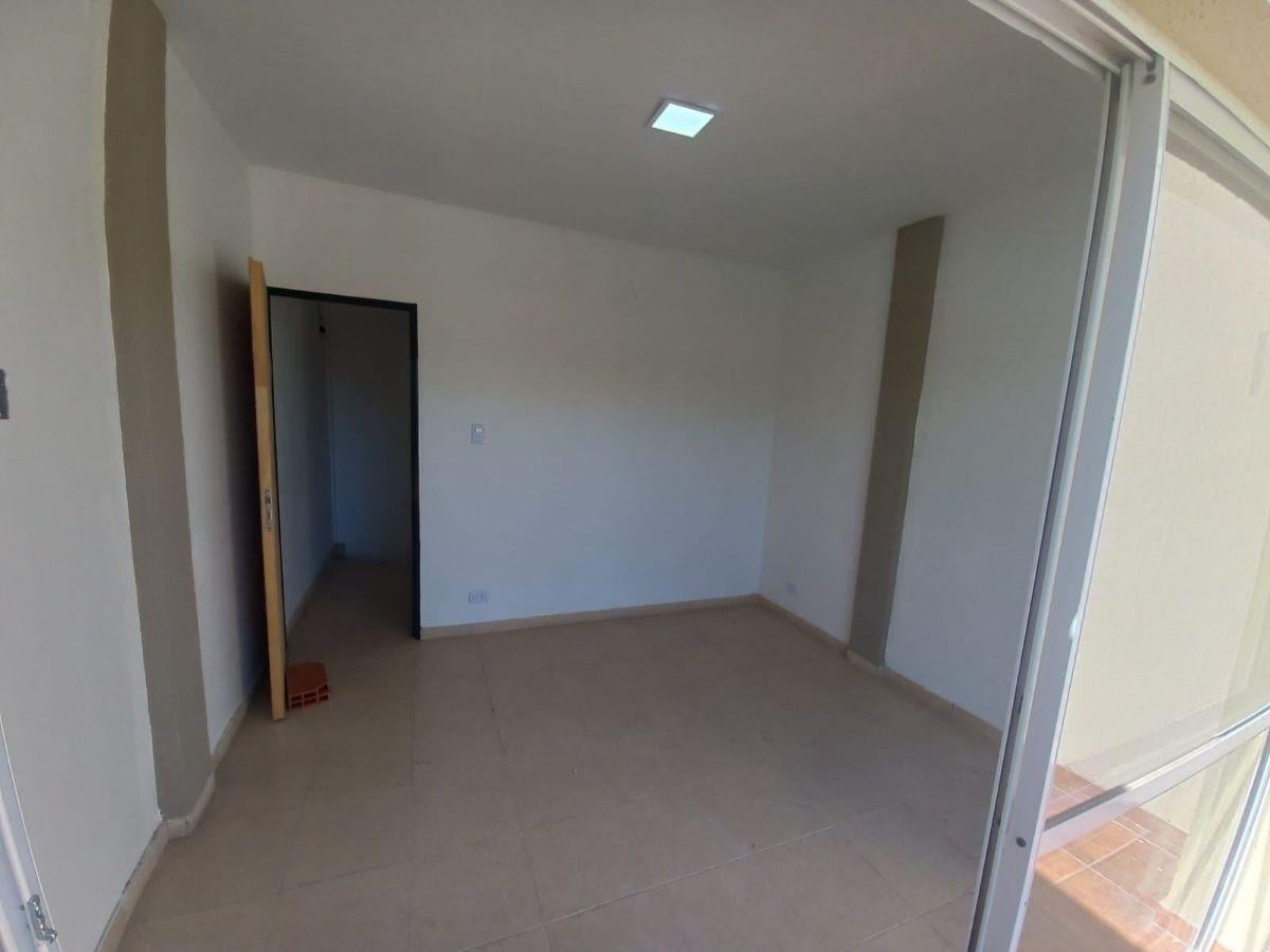 Foto de Hermoso dúplex 2 ambientes con pileta en alquiler en Castelar, imagen 2