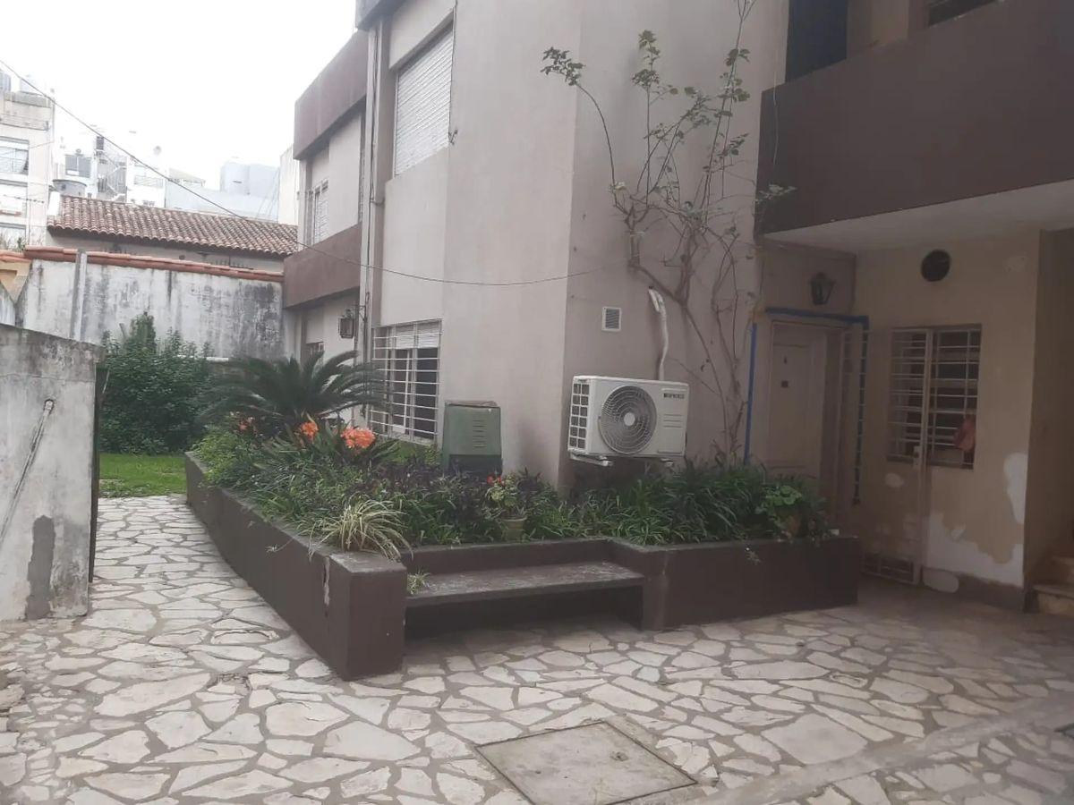 Foto de PH en alquiler en Castelar, imagen 1