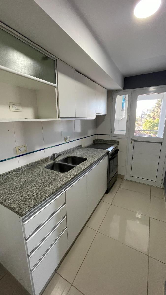 Departamento en Venta con Cochera - Excelente Ubicación Moreno - Torres Moreno 5