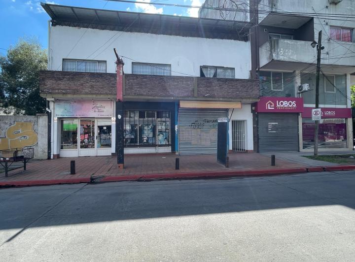 Local en alquiler en Moreno Centro – Nemesio Álvarez y Tucumán 4