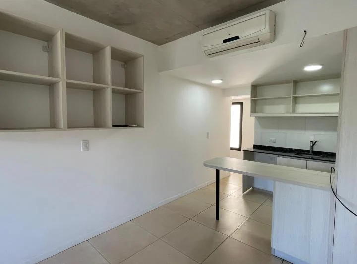Alquiler Monoambiente en Moreno – Excelente ubicación, uso profesional 4