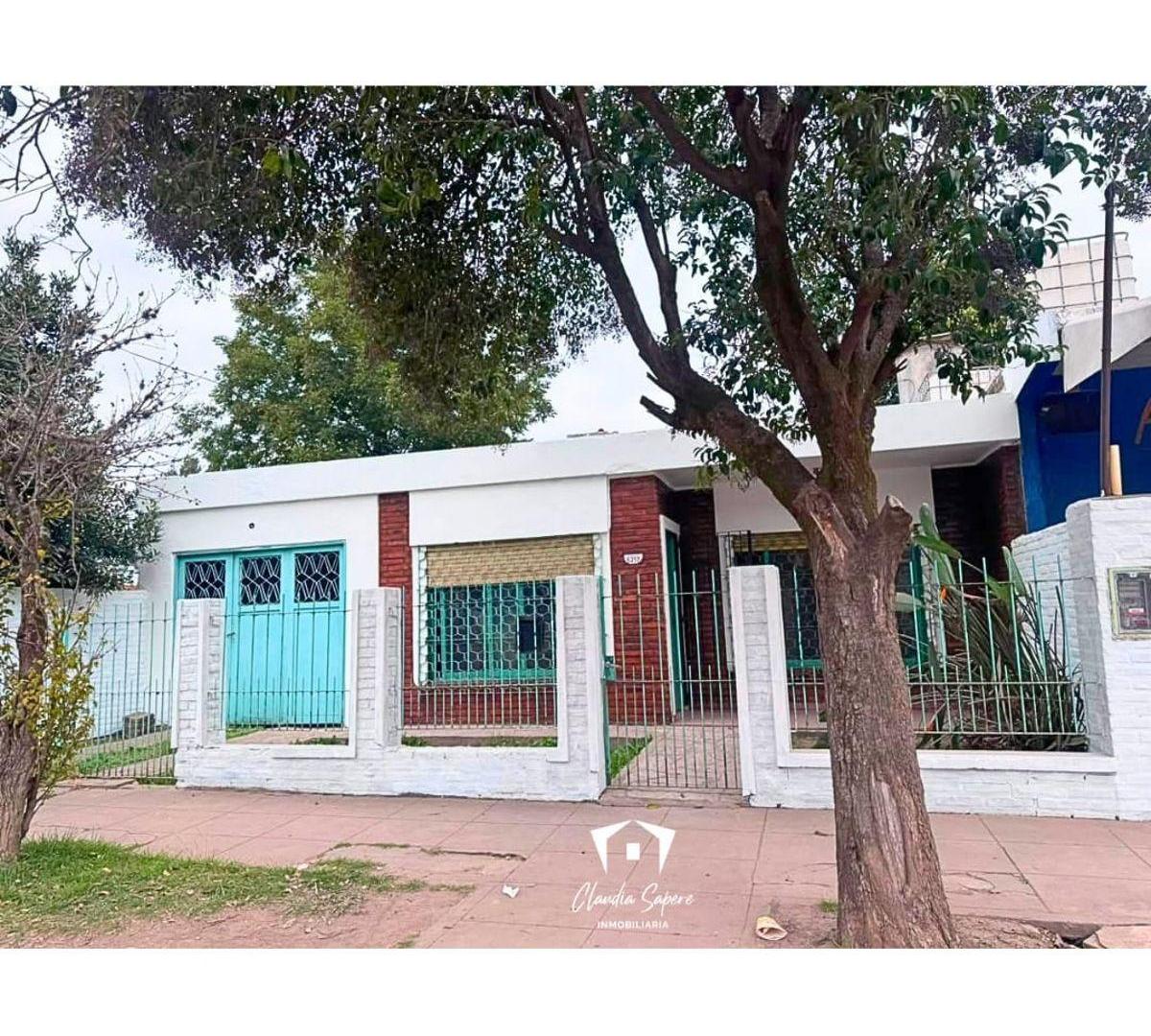 Casa En Venta Moreno Cuartel V, 3 Dormitorios Garage Patio Y Jardín, 200 m2, zona Ruta 25 Y Ruta 34
