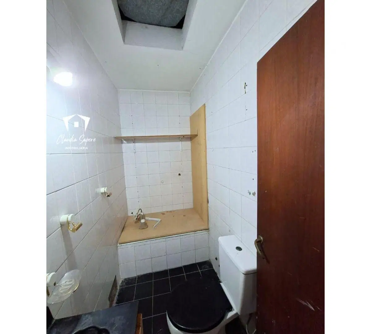 Oficina a la calle ideal para estudio jurídico, contable, escribanía o atención al publico general 8