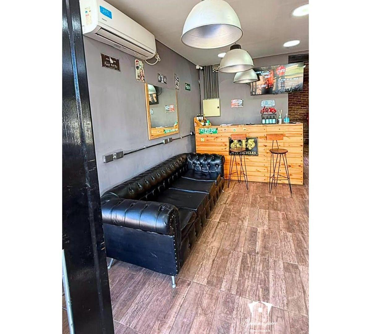 Foto de Esquina en Venta Manuel Alberti Pilar | Local + Galpón + Departamento |, imagen 1
