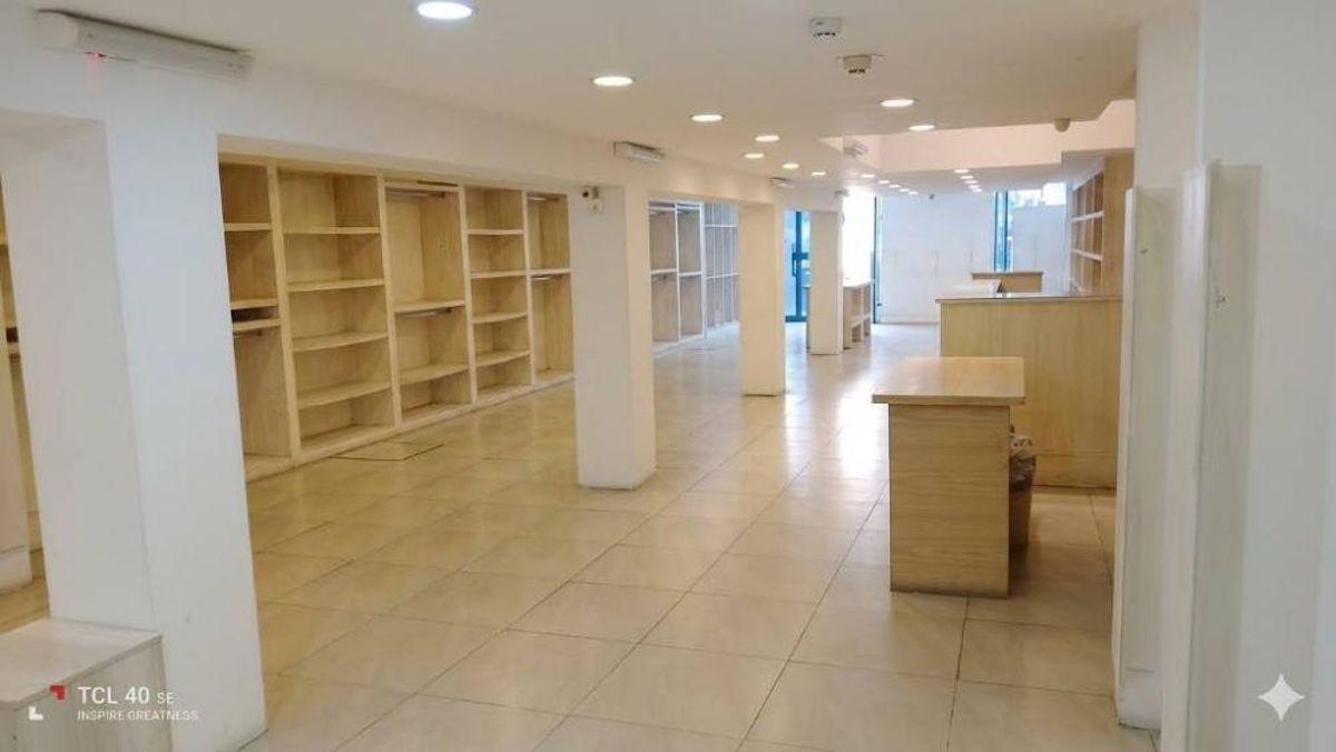 Foto de ¡Oportunidad Única! Importante Local Comercial en Pleno Centro de Luján., imagen 2