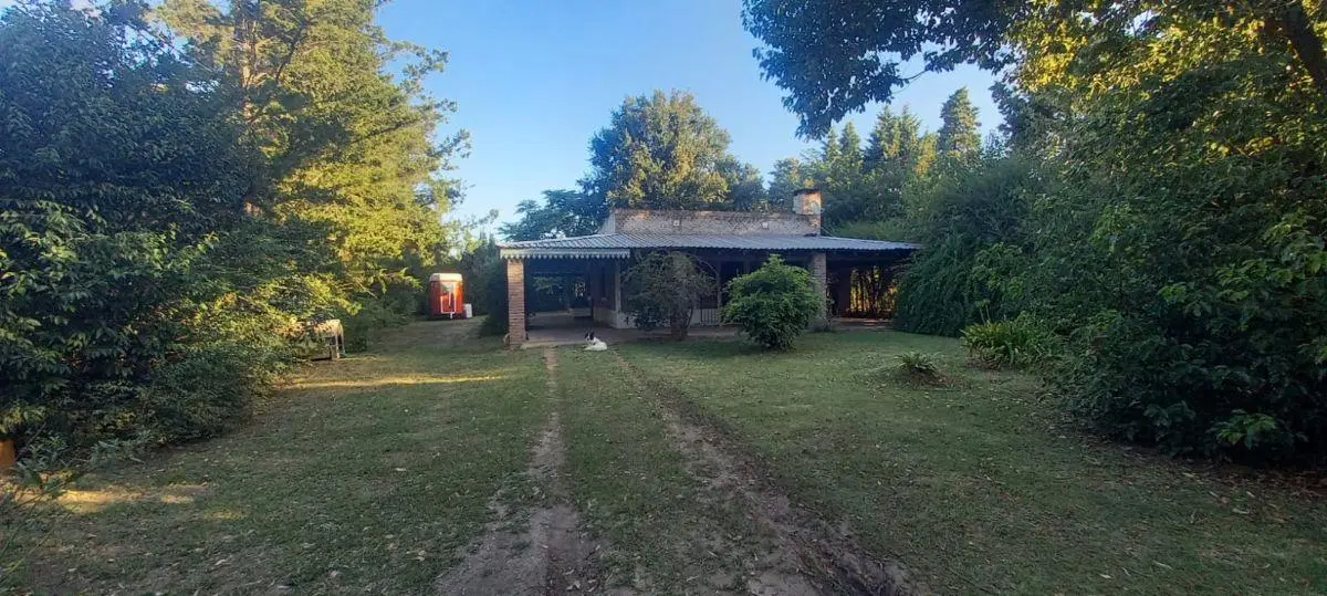 Casa barrio Las Magnolias, Luján, Buenos Aires. 1