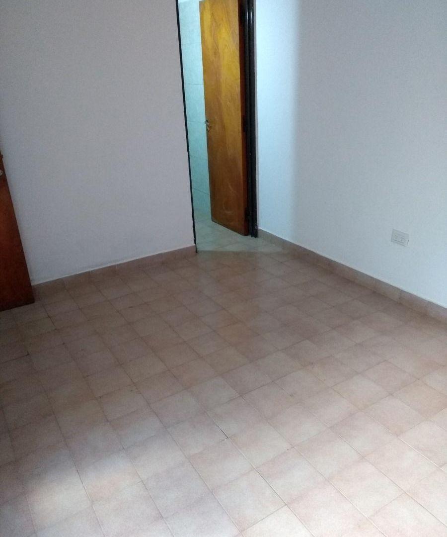 Foto de VENDO - IDEAL RENTA DPTO 1 DORM PLANTA BAJA Y PATIO!!!, imagen 4